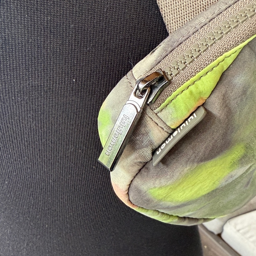 Lululemon | Everywhere Belt Bag 1L - Picture 3 of 7